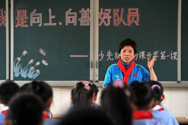 认为《吉祥如意》不仅是大鹏导演最特别的一部作品，也是国产电影市场中难得的表达，或许是一部你从未见过的华语片